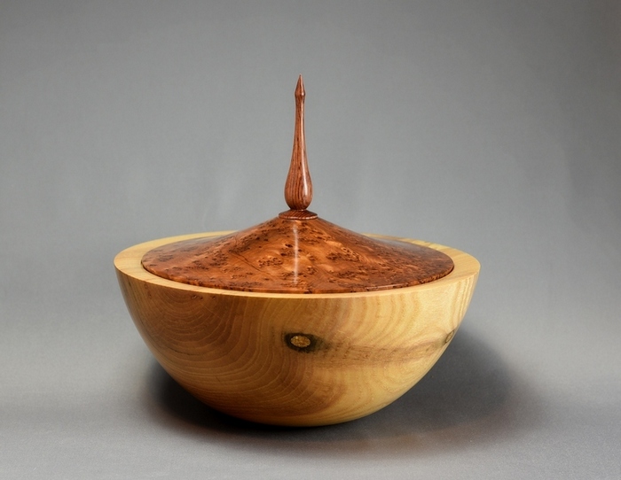 Thuya Lidded Ash Bowl